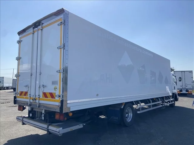 Isuzu Forward  с аукциона в Японии