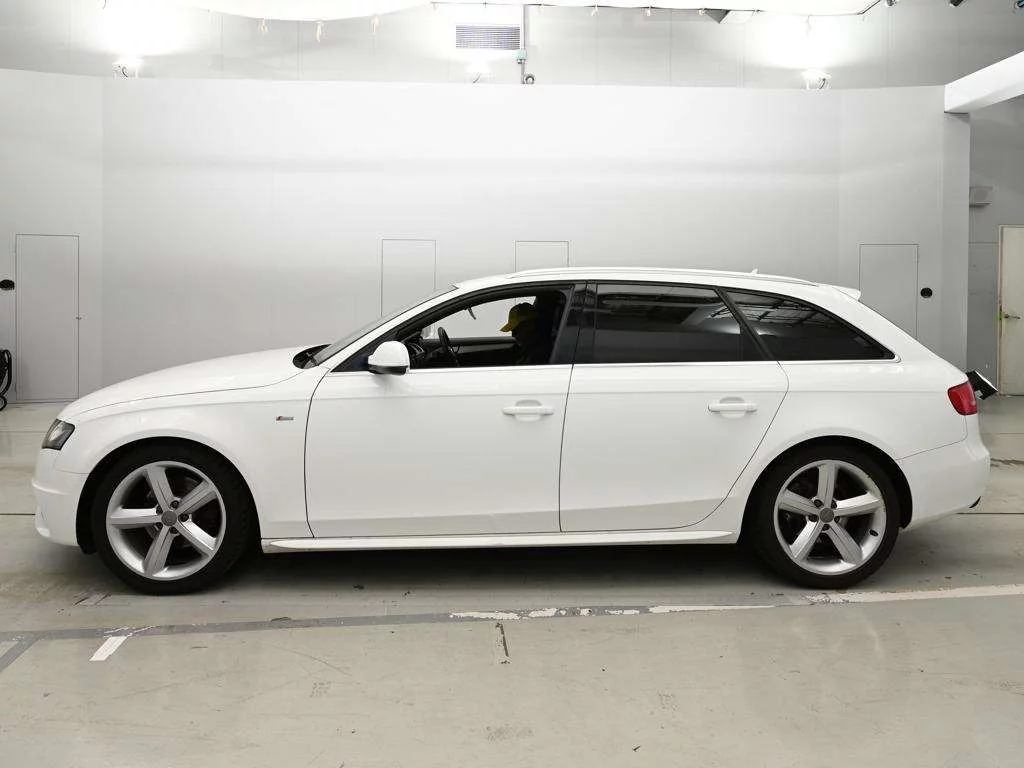 Audi A4 Avant  с аукциона в Японии