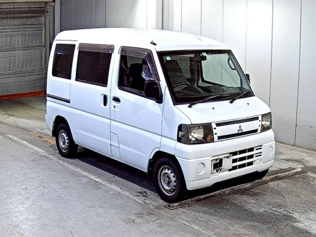Mitsubishi Minicab 2010