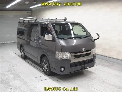 TOYOTA HIACE VAN