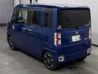 Цена авто Daihatsu Wake с аукционов Японии, номер кузова LA700S, пробег 88 000, оценка 3