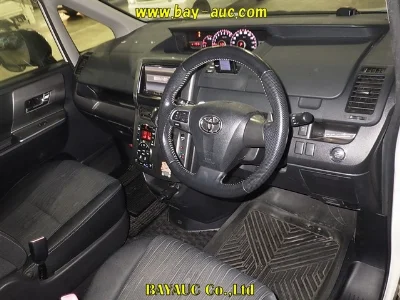 Статистика аукционов Toyota Voxy