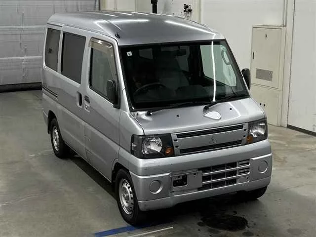 Mitsubishi Minicab 2010