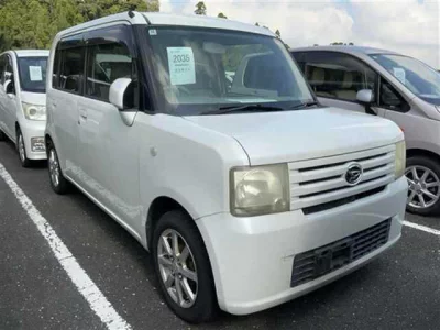 DAIHATSU MOVE CONTE 1
