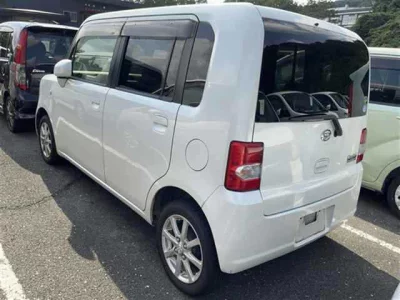 DAIHATSU MOVE CONTE 2