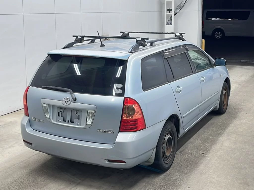 Toyota Corolla Fielder  с аукциона в Японии