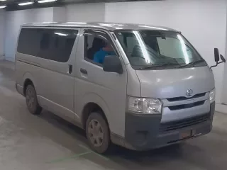 TOYOTA REGIUS VAN 1