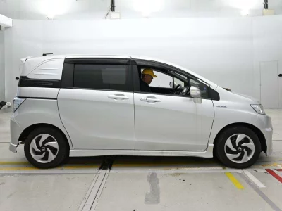 Honda Freed Spike
