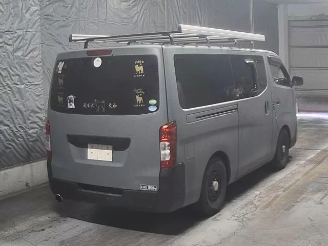 Nissan NV350 Caravan 2012