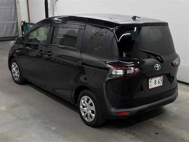 Toyota Sienta 2018