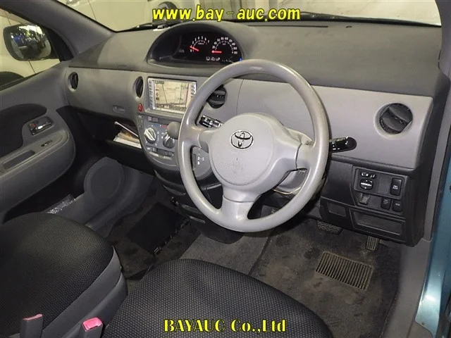 Toyota Sienta  с аукциона в Японии