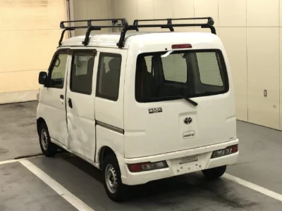 Toyota Pixis Van