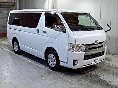 TOYOTA HIACE VAN