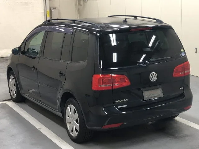 Volkswagen Touran  с аукциона в Японии