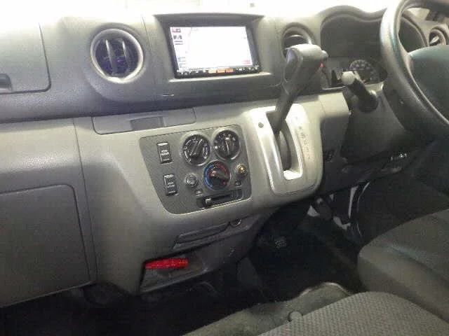 Nissan NV350 Caravan 2013