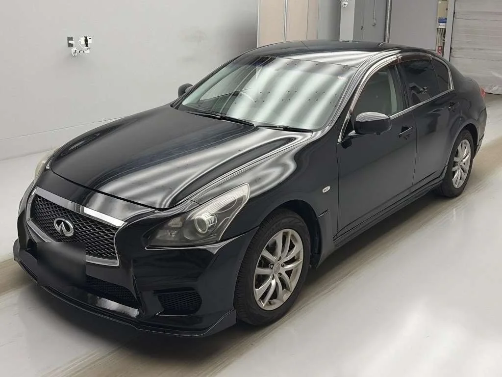 Nissan Skyline  с аукциона в Японии