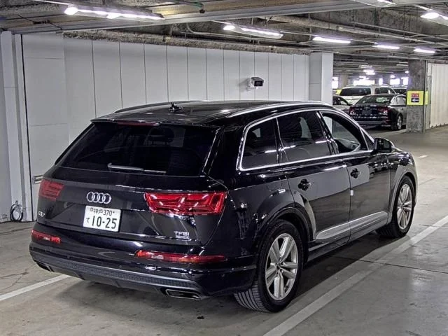 Audi Q7  с аукциона в Японии