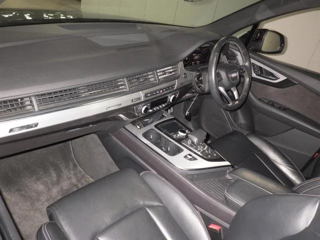 Audi Q7  с аукциона в Японии