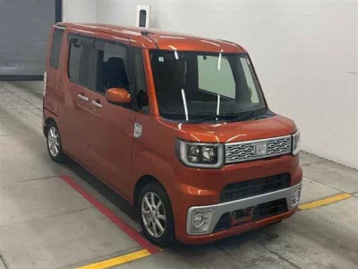DAIHATSU WAKE