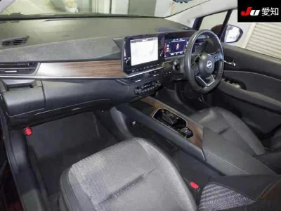 Nissan Aura
