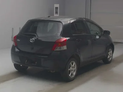 TOYOTA VITZ 2