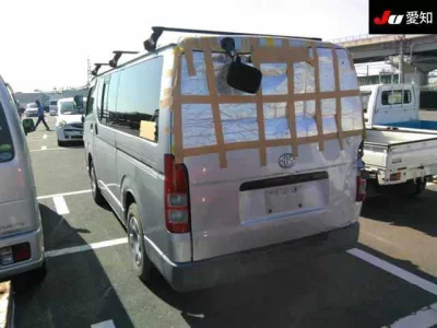 TOYOTA REGIUS VAN