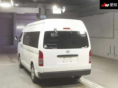 TOYOTA HIACE