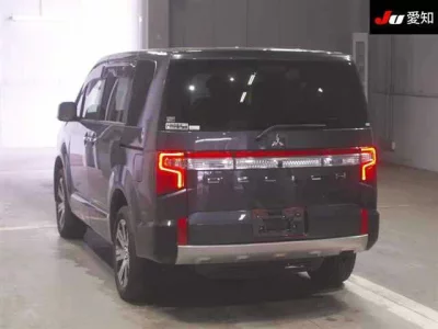Mitsubishi DELICA D5