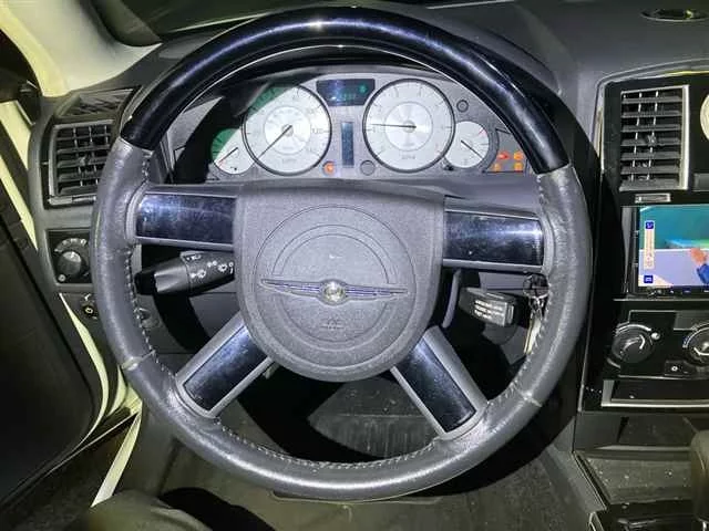 Chrysler 300  с аукциона в Японии