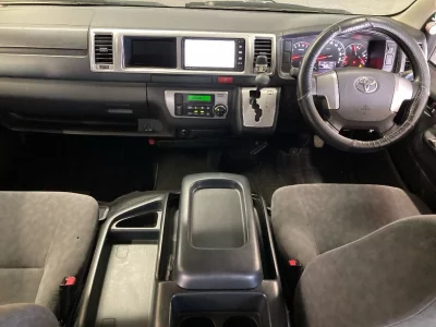 TOYOTA HIACE