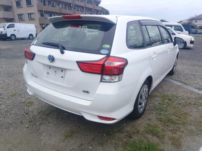 TOYOTA COROLLA FIELDER 1
