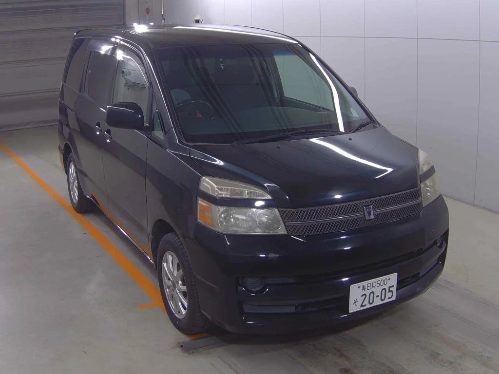 Toyota Voxy 2005