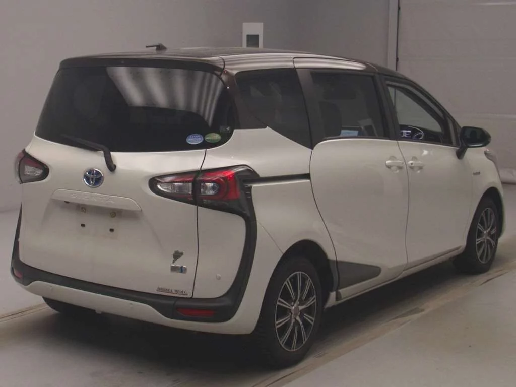 Toyota Sienta 2018