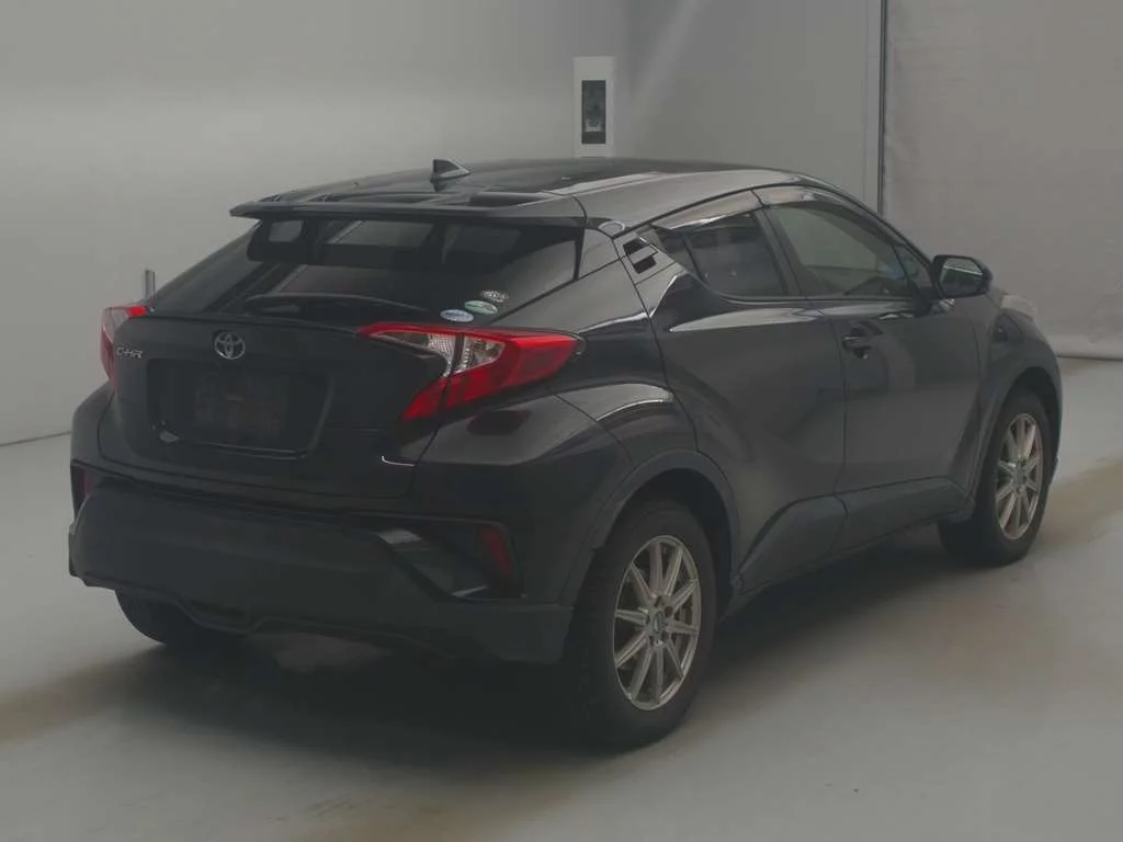 Toyota C-HR  с аукциона в Японии