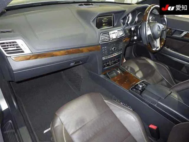 Mercedes-Benz E-Class  с аукциона в Японии