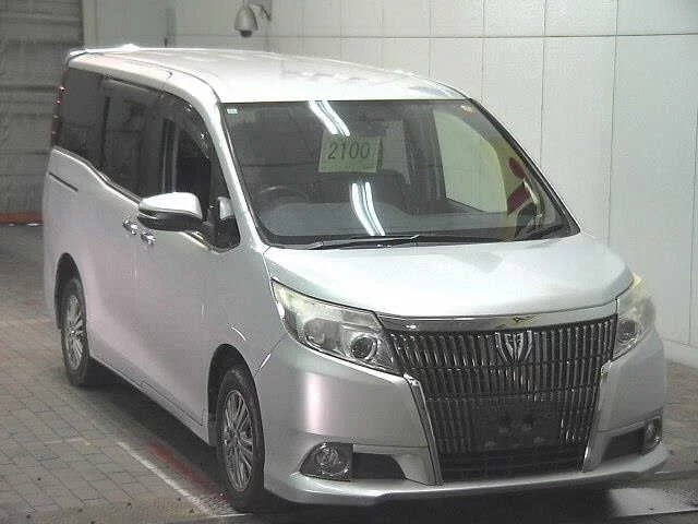 Toyota Esquire 2014