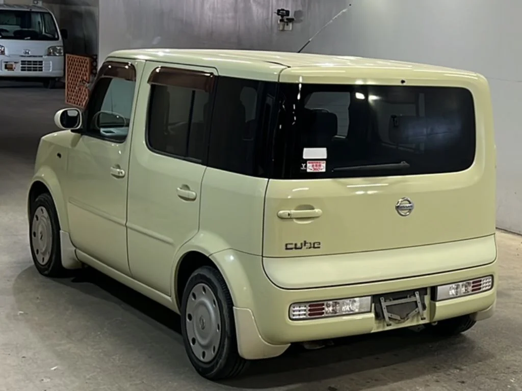 Nissan Cube  с аукциона в Японии