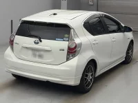 Цена авто Toyota Aqua с аукционов Японии, номер кузова NHP10, пробег 185 000, оценка 2
