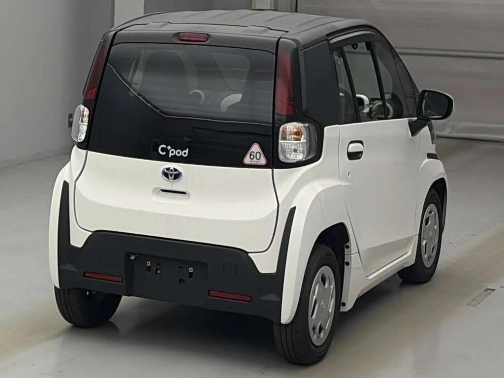 Toyota C+pod  с аукциона в Японии