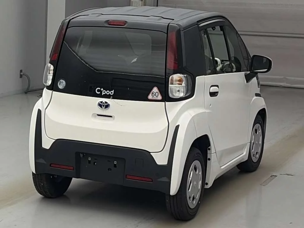 Toyota C+pod  с аукциона в Японии