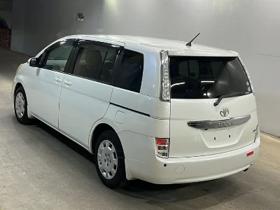 TOYOTA ISIS