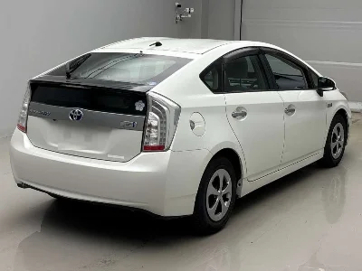 Toyota Prius PHV