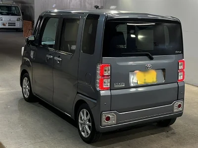 Toyota Pixis Mega