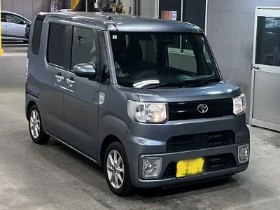 Toyota Pixis Mega