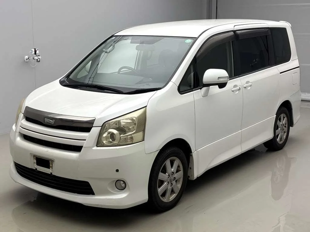 Toyota Noah 2007