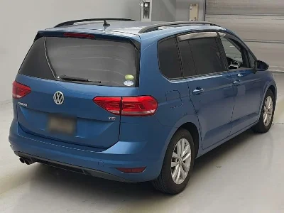 VOLKSWAGEN GOLF TOURAN