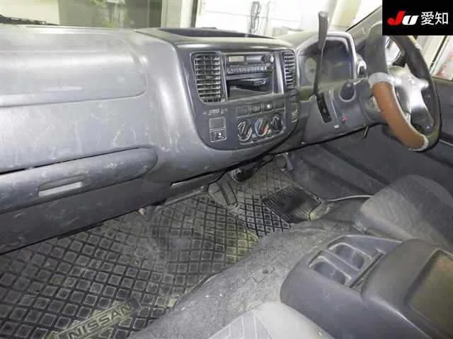 Nissan CARAVAN WAGON  с аукциона в Японии