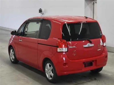 TOYOTA PORTE 2