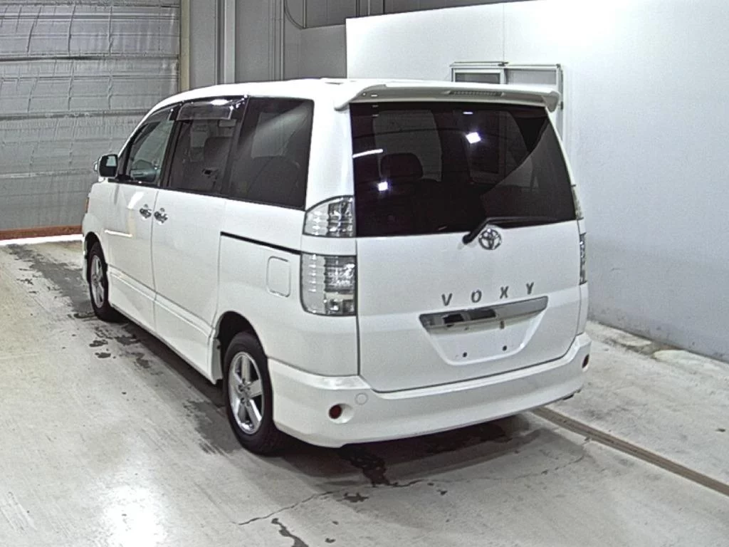 Toyota Voxy 2005