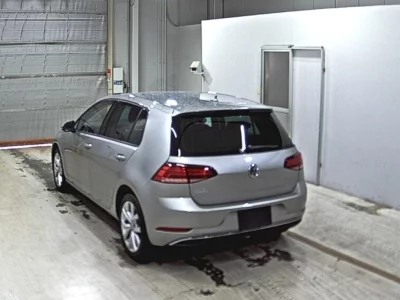 Статистика аукционов Volkswagen Golf